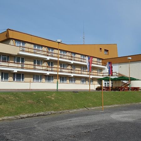 Hotel Banik Nitrianske Rudno Zewnętrze zdjęcie