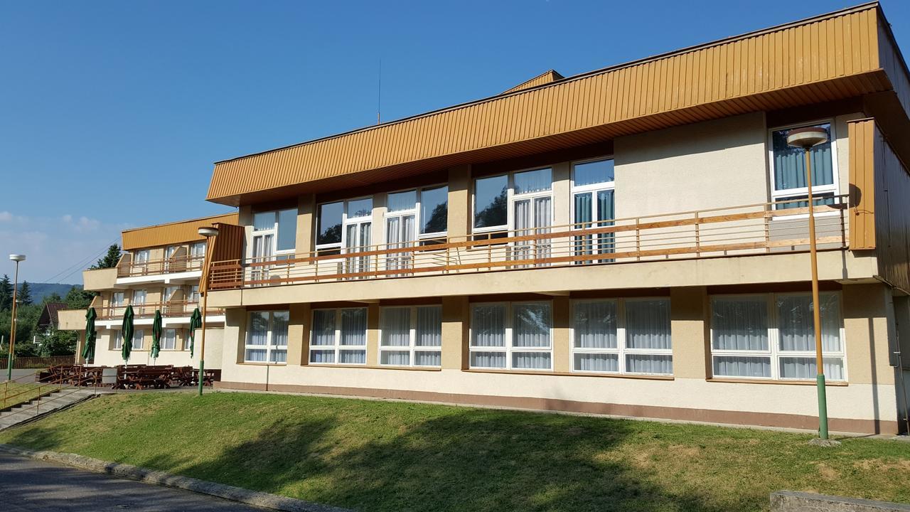 Hotel Banik Nitrianske Rudno Zewnętrze zdjęcie