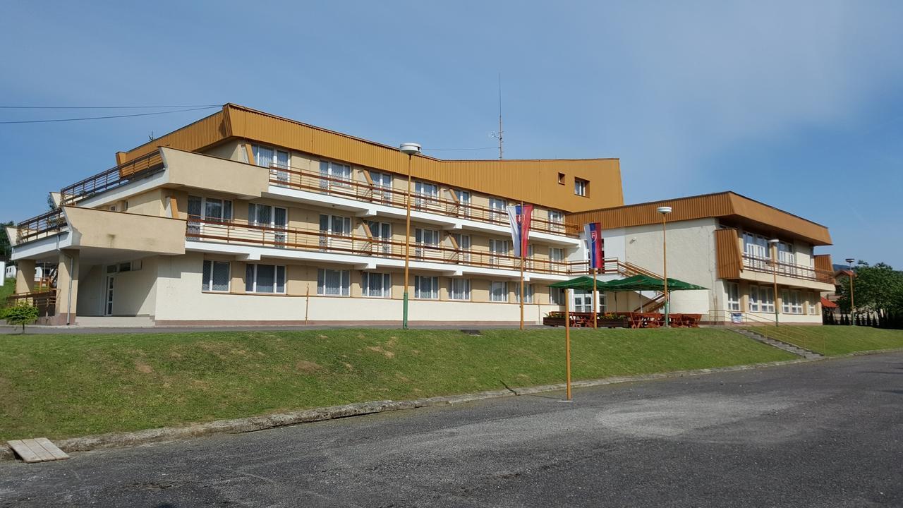 Hotel Banik Nitrianske Rudno Zewnętrze zdjęcie