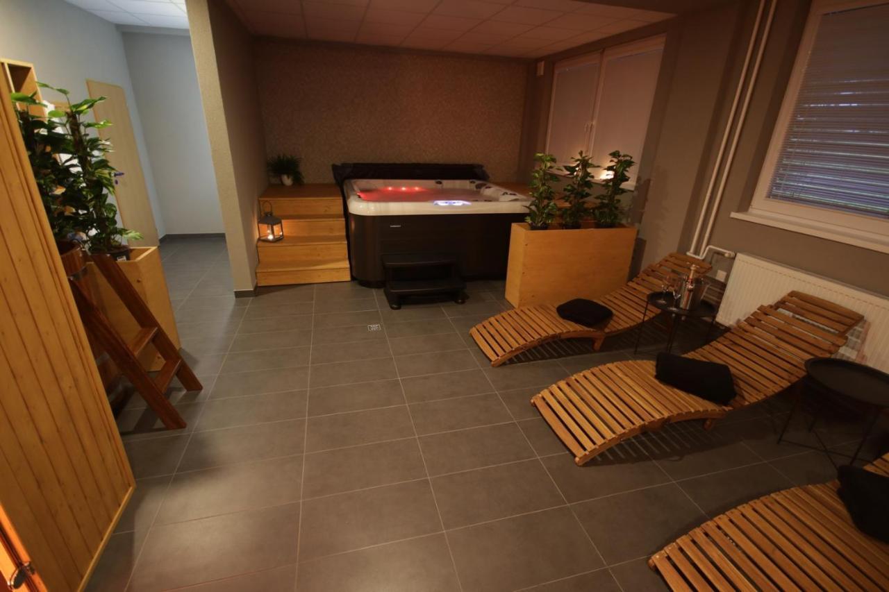 Hotel Banik Nitrianske Rudno Zewnętrze zdjęcie